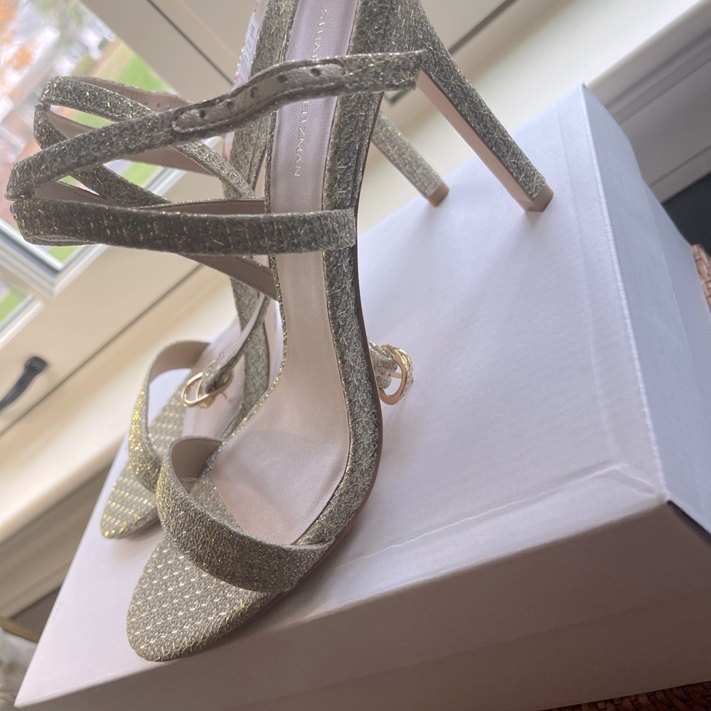 Stunning NWOT Stuart Weitzman gold heels - Picture 4 of 7